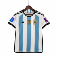 Сборная Аргентины домашняя футболка 2022-2023 с тремя звёздами и Чемпионскими патчами