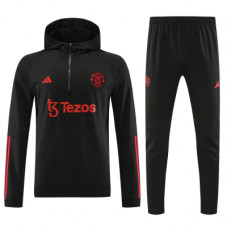 Манчестер Юнайтед спортивный костюм с толстовкой на короткой молнии 2023-2024 чёрный с красным